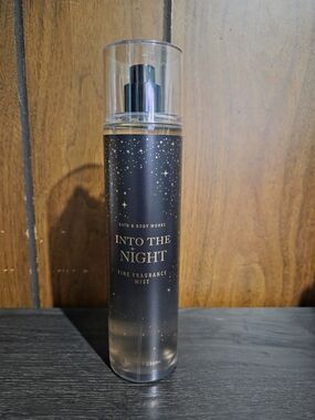 Bath & Body Works Into The Night Fragrance Mist